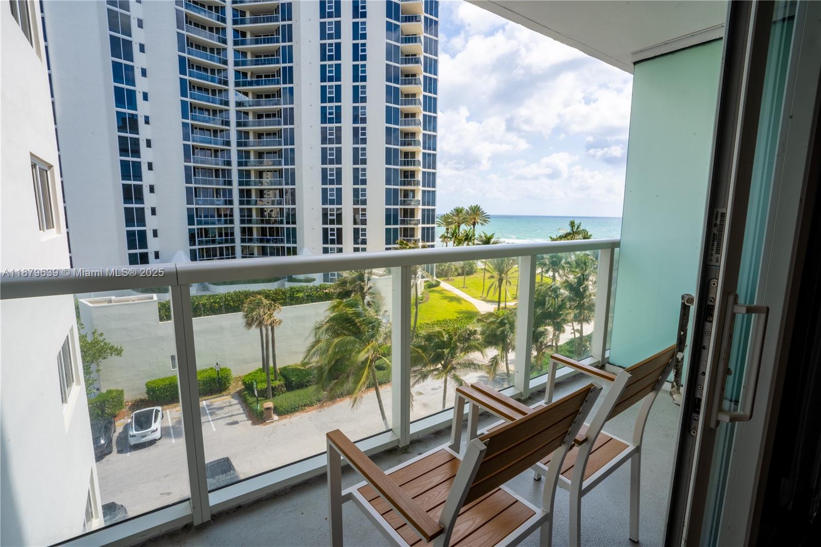 THE AVENTURA BEACH CLUB C - Residential