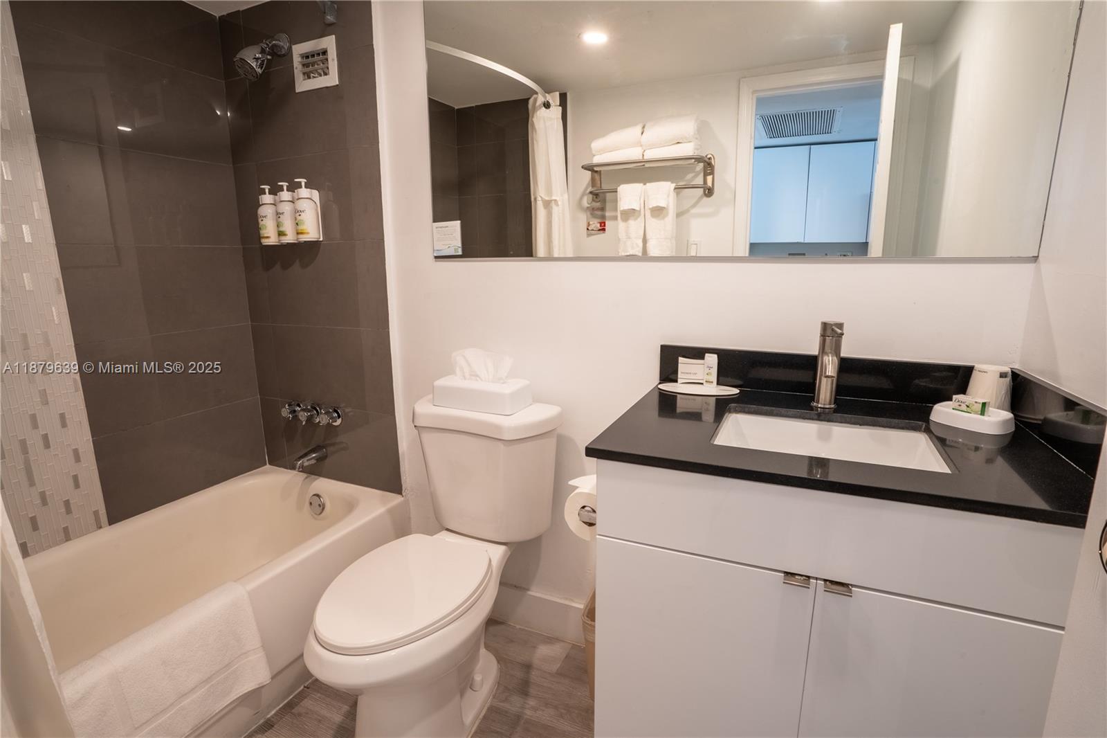 THE AVENTURA BEACH CLUB C - Residential