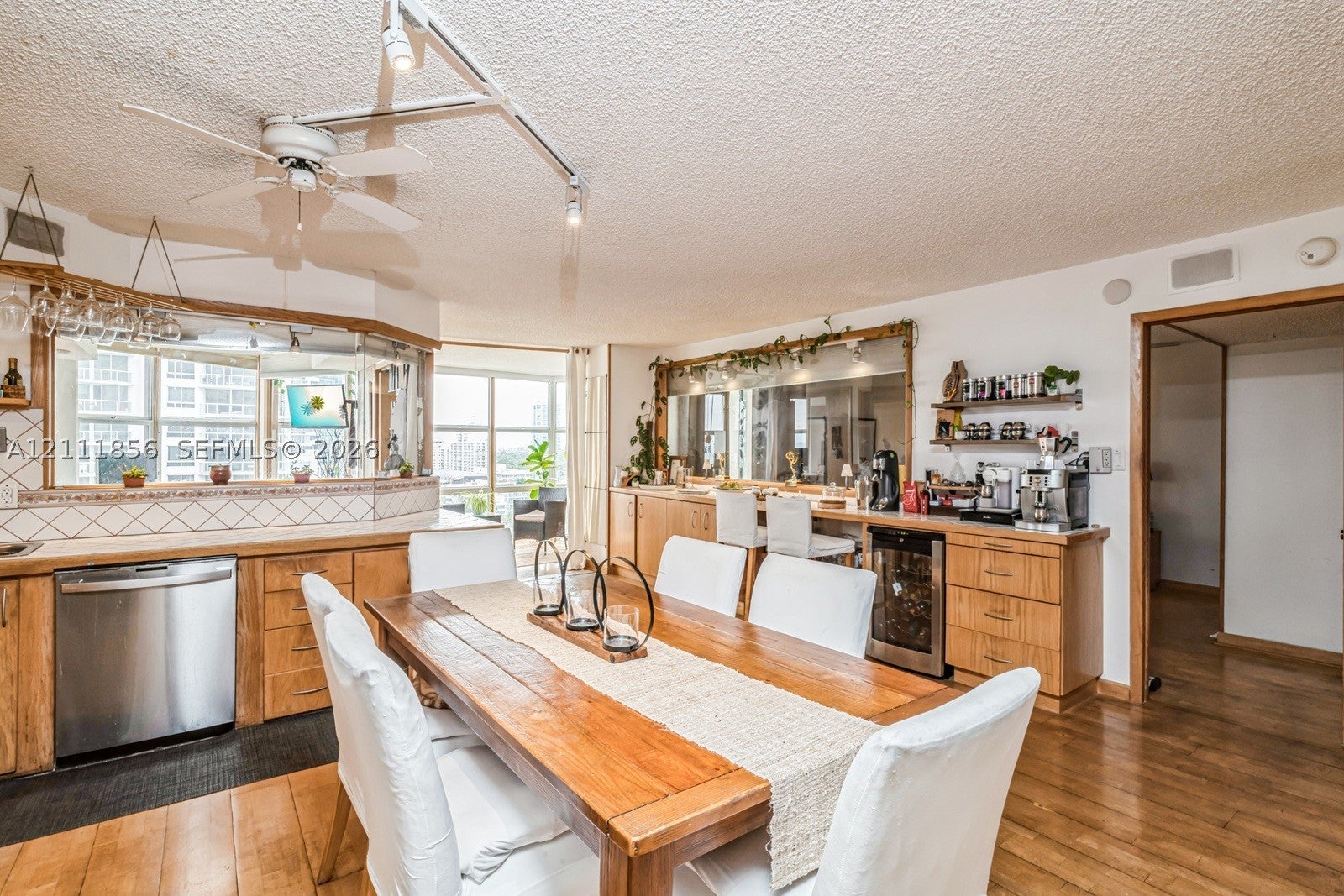 6423 Collins Ave 1602