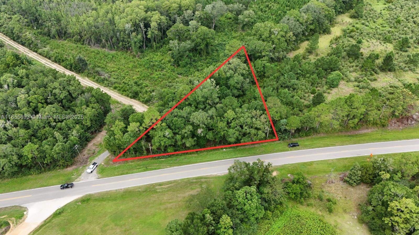 1 acre of high & dry land, ideal for residential construction. 113.27 ft of paved road frontage. Quiet rural setting with plenty of open space. Suitable for site-built, modular or mobile homes. No HOA restrictions. Convenient access to utilities nearby. Ideal for long-term investment or immediate use. Peaceful small-town atmosphere in Caryville, FL. Surrounded by wooded areas, farms & single-family homes. Close to outdoor recreation spots. Minutes to I-10. Approx. 1 hr to Panama City Beach & the Gulf of Mexico. Potential Uses: Build your dream country home; Set up a mobile or modular home; Use as a recreational retreat or vacation getaway; Hold as a future investment property; Develop into a rental or resale opportunity. ALL INFORMATION FROM THE SELLER AND MUST BE VERIFIED BY THE BUYER!