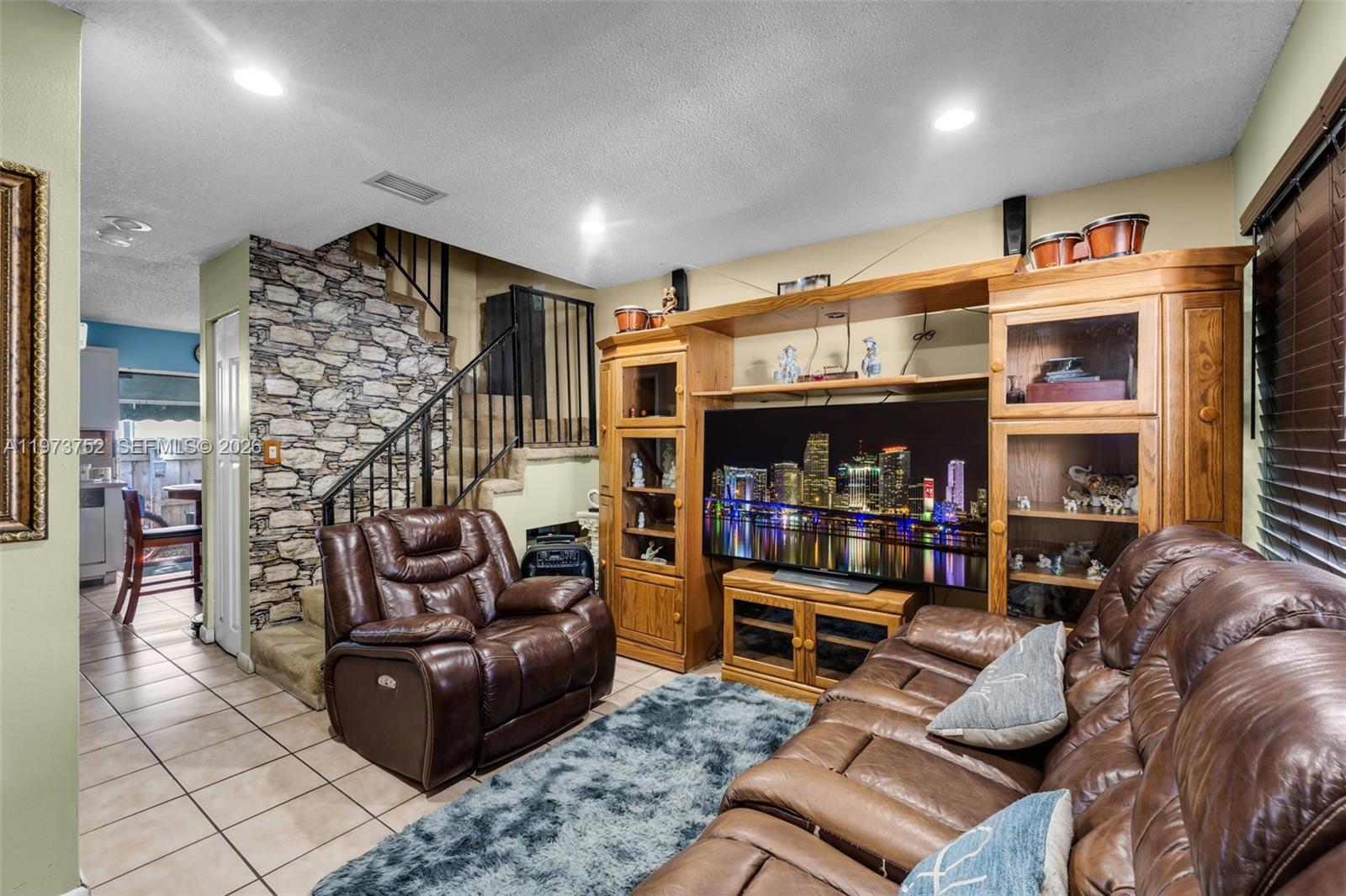 1613 NW 16 ST CONDO - Residential