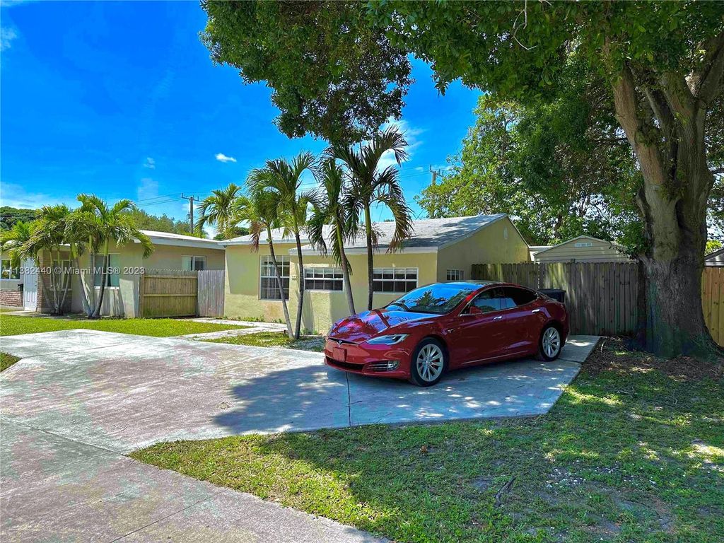 Photo of 1835 SW 4th Ave #0, Fort Lauderdale, FL 33315 (MLS # A11382440)