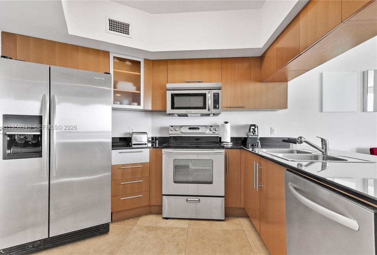 OPERA TOWER CONDO - Residential