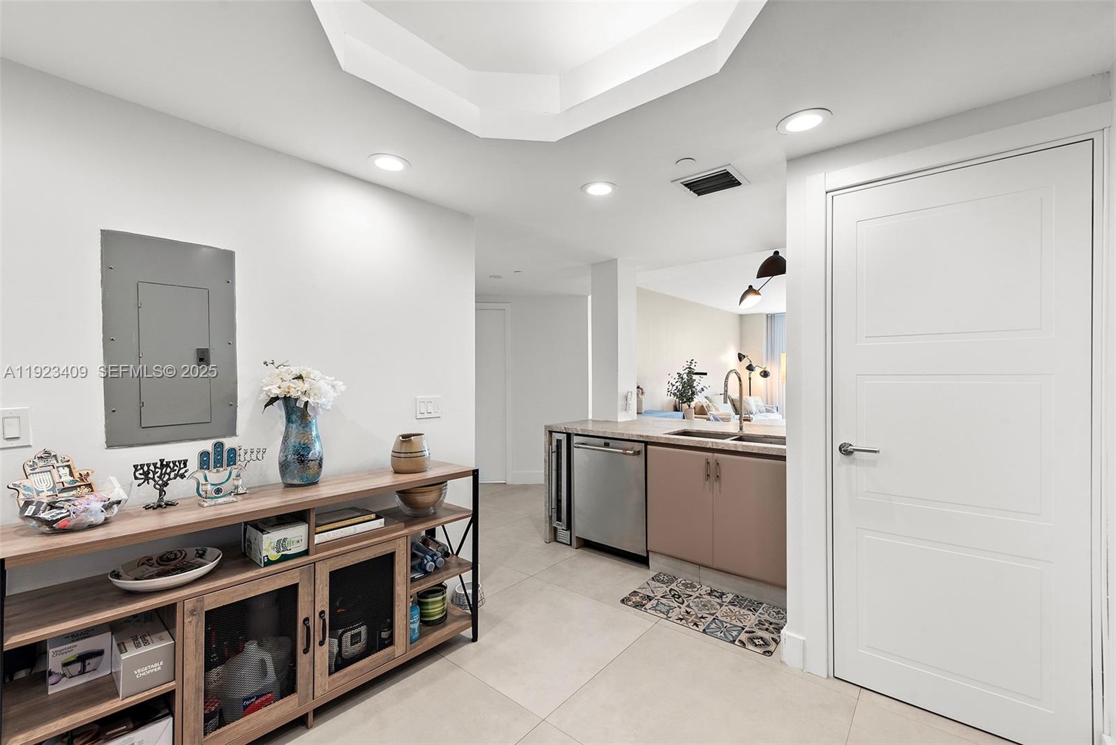 SOLIMAR CONDO - Residential