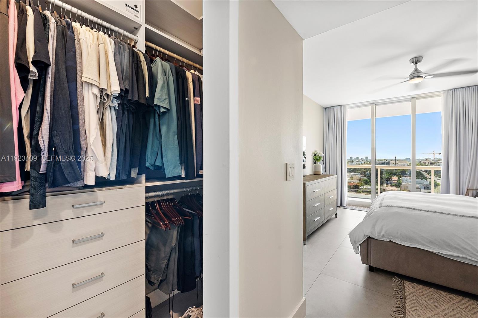 SOLIMAR CONDO - Residential