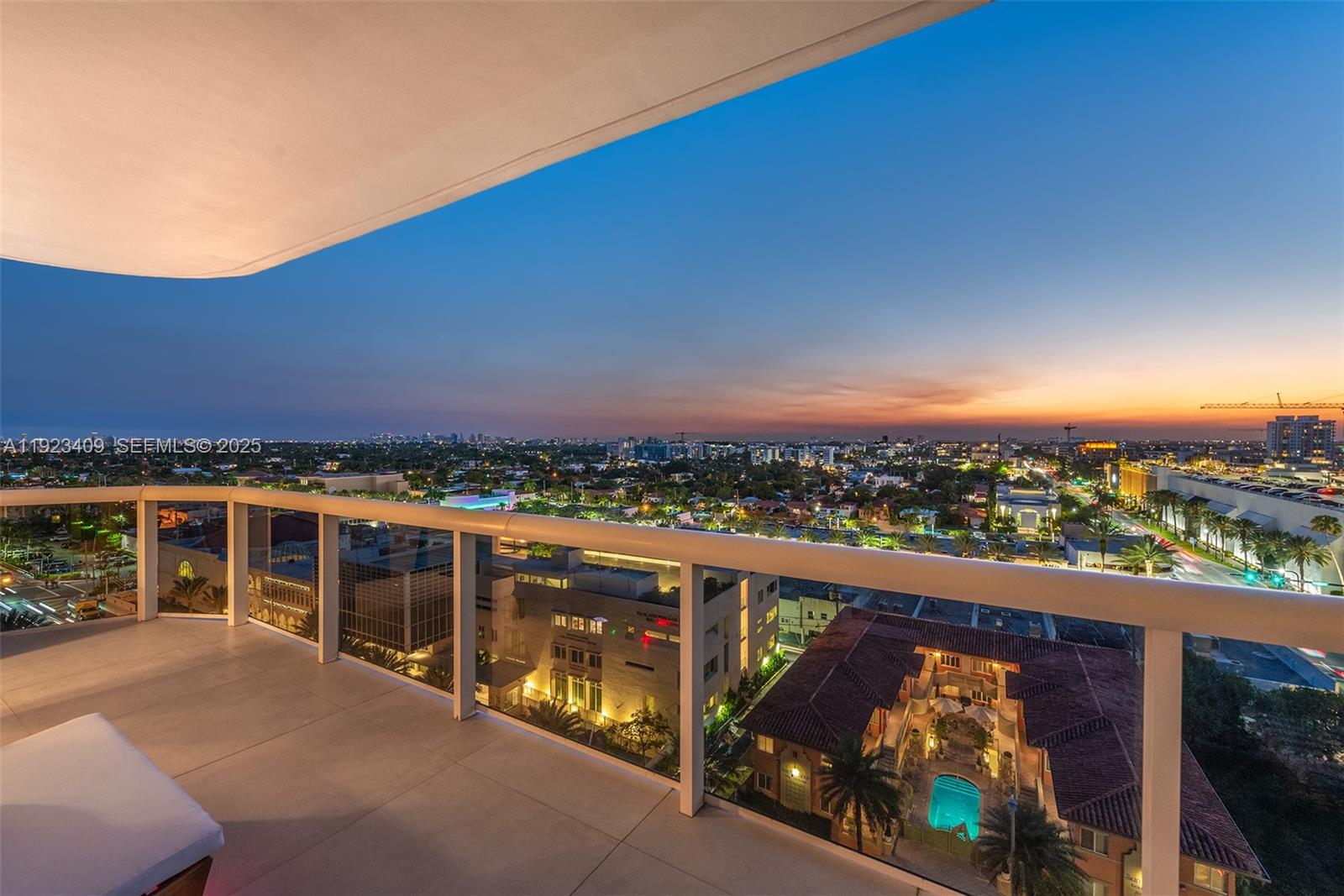 SOLIMAR CONDO - Residential