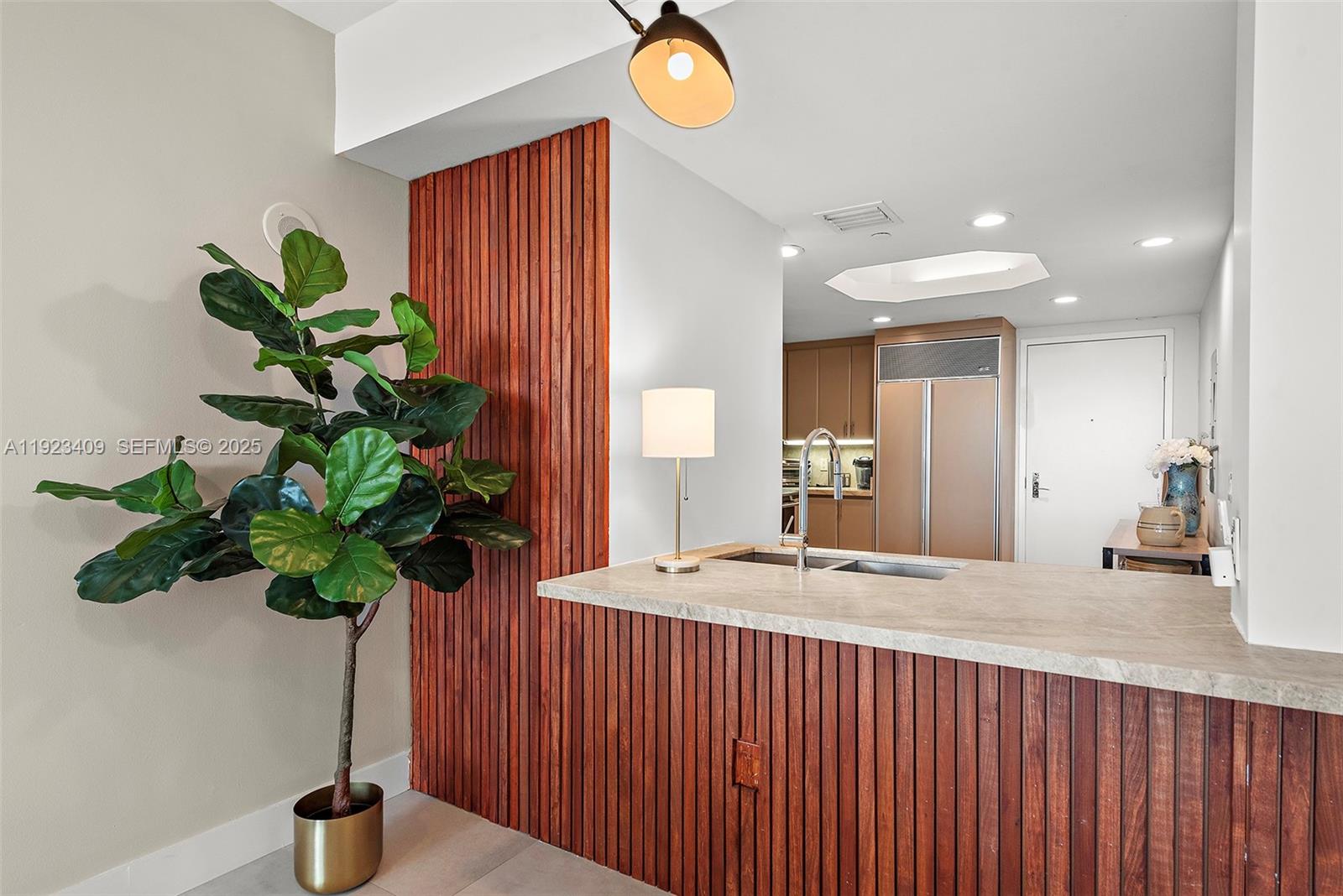 SOLIMAR CONDO - Residential