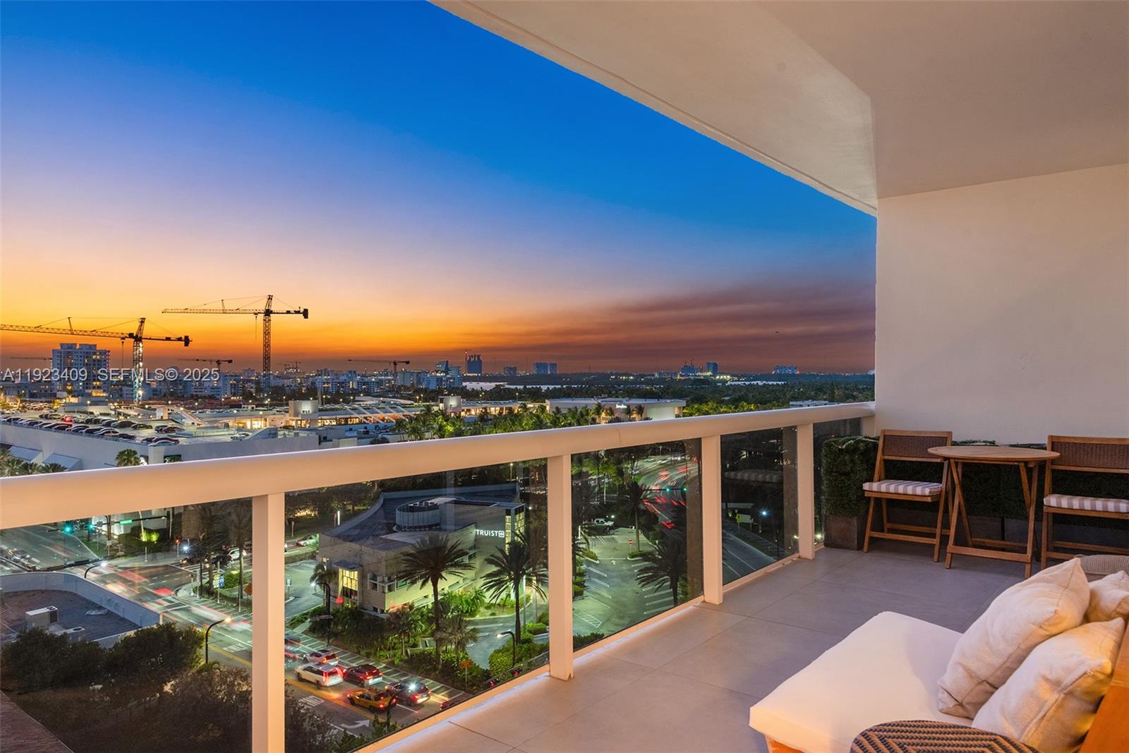 SOLIMAR CONDO - Residential