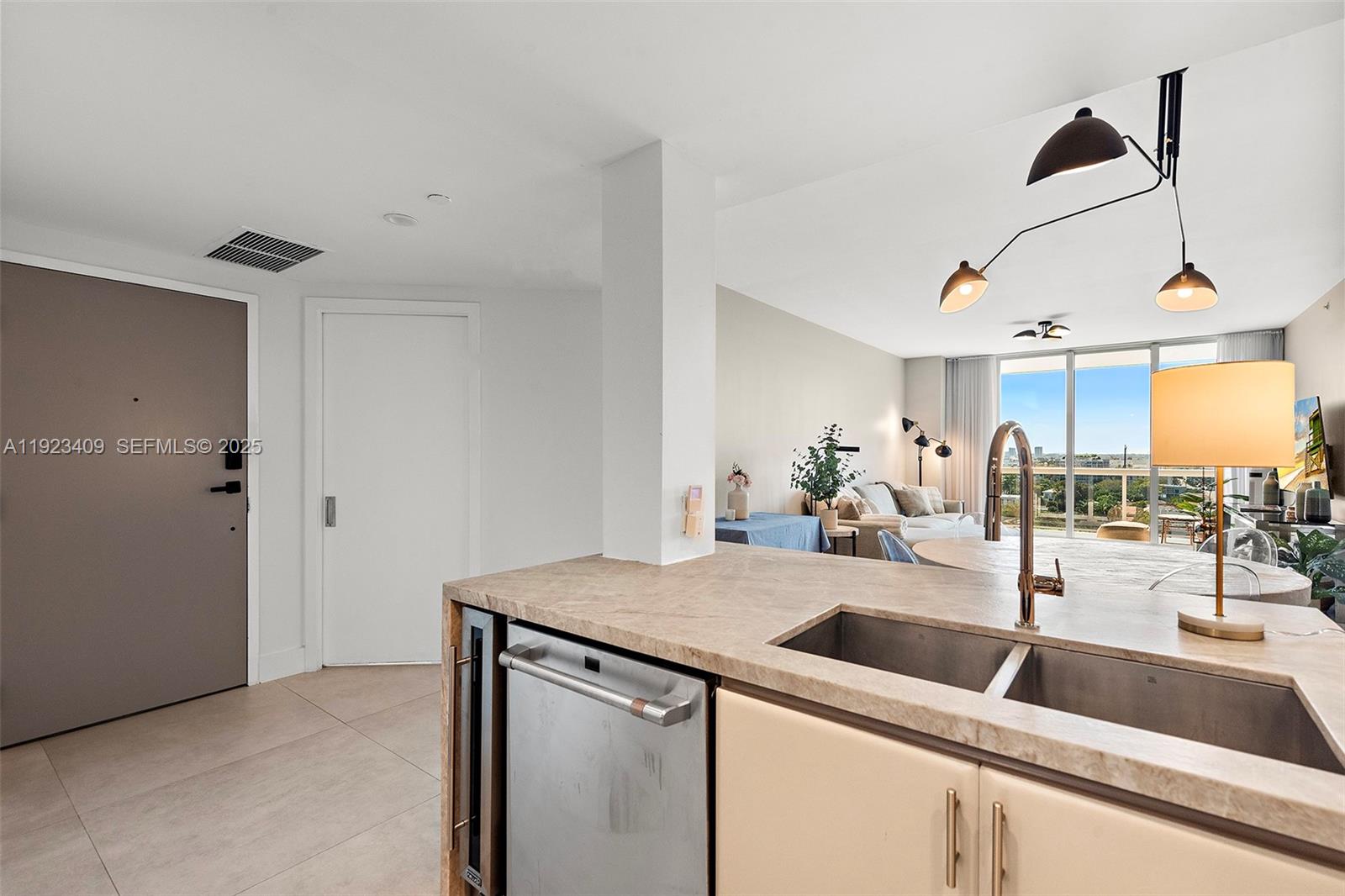 SOLIMAR CONDO - Residential