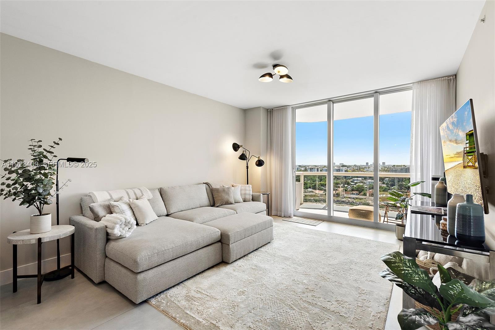 SOLIMAR CONDO - Residential