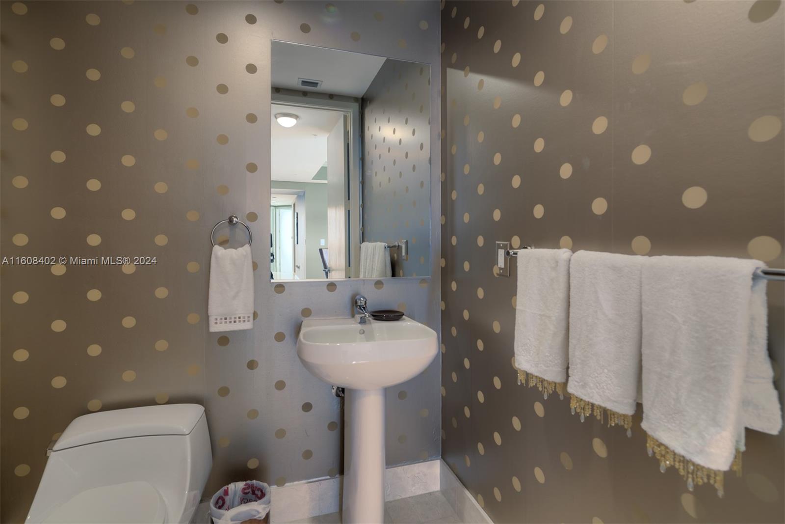 TRUMP PALACE CONDO - Residential Lease