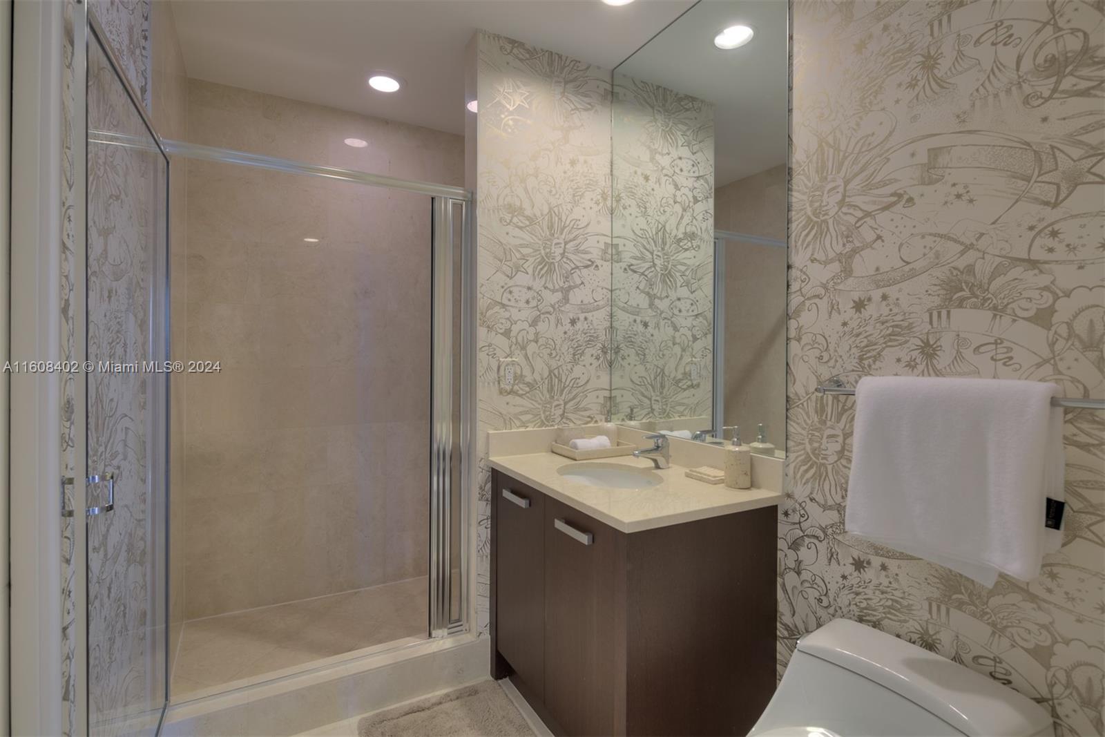 TRUMP PALACE CONDO - Residential Lease