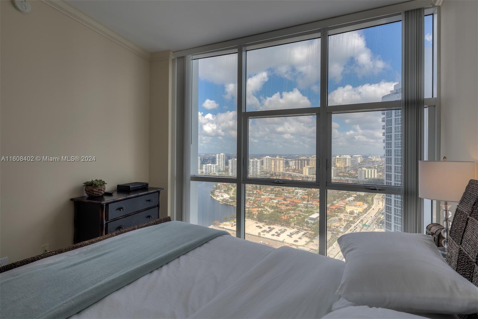 TRUMP PALACE CONDO - Residential Lease