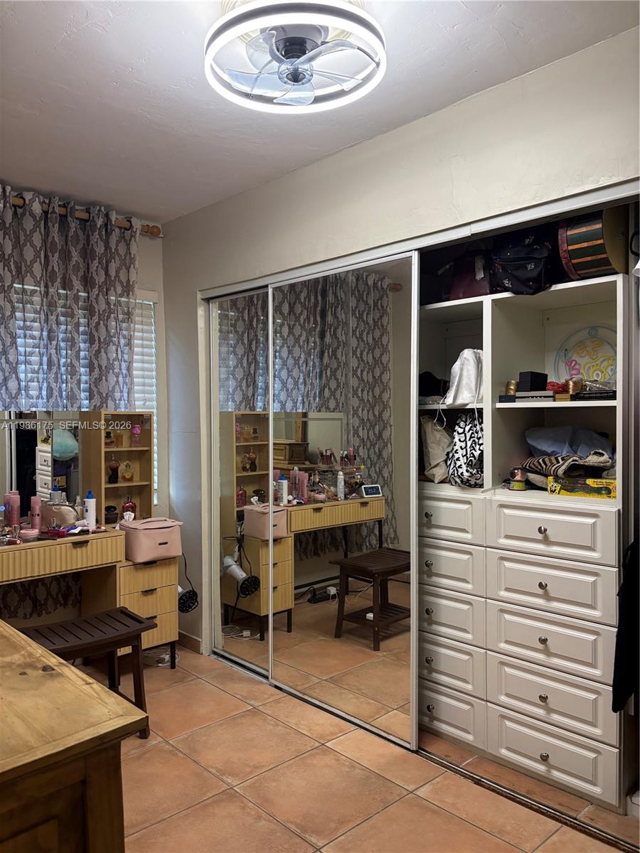 AMD PLAT VENICE HEIGHTS - Residential