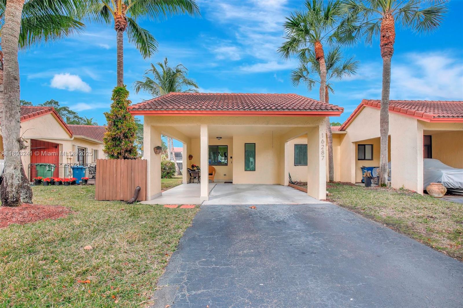 Property for Sale at 16287 Laurel Dr 3, Weston, Broward County, Florida - Bedrooms: 2 
Bathrooms: 2  - $450,000