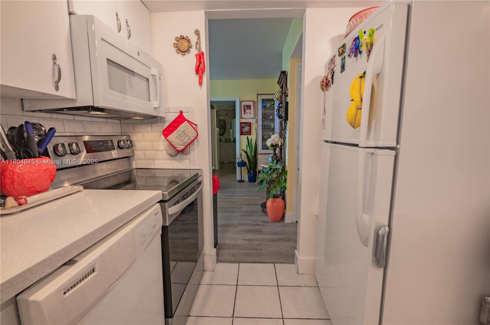 Rental Property at 3625 N Country Club Dr 808, Aventura, Miami-Dade County, Florida - Bedrooms: 2 
Bathrooms: 2  - $2,400 MO.