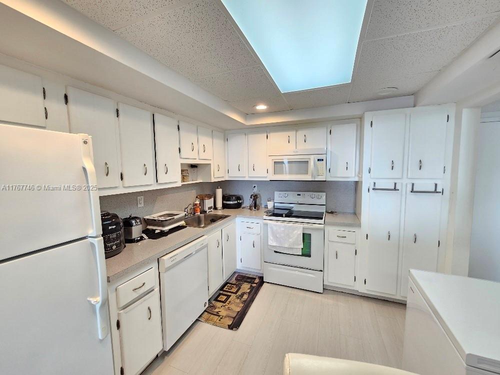 DEL PRADO MARINA - Residential