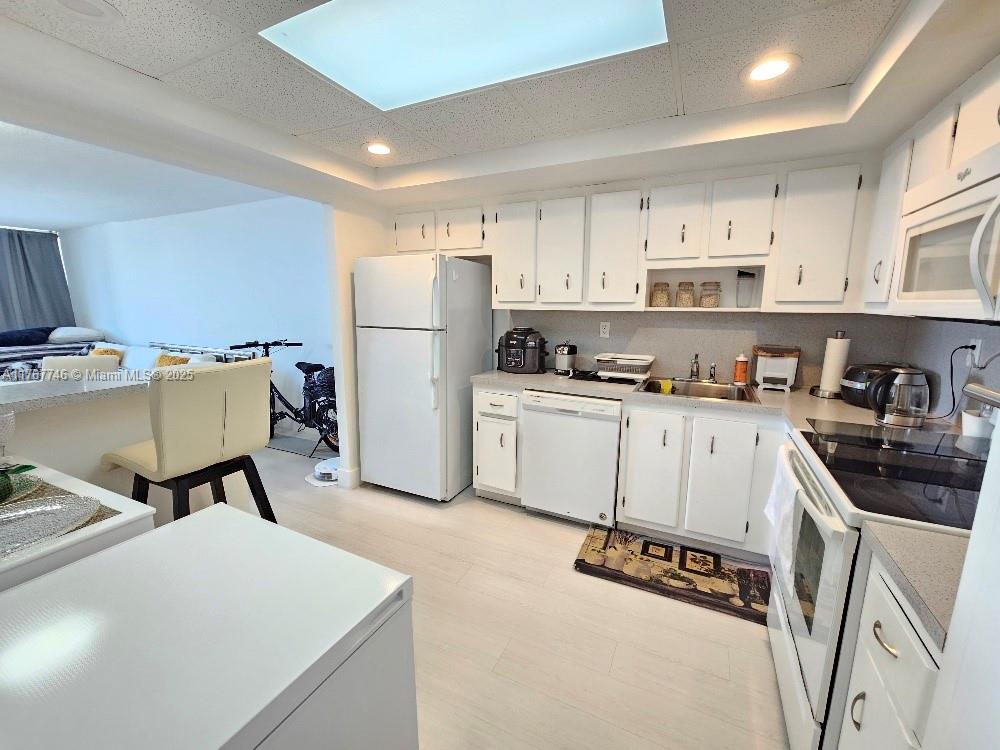 Property for Sale at 18031 Biscayne Blvd 603, Aventura, Miami-Dade County, Florida - Bedrooms: 1 
Bathrooms: 2  - $219,000