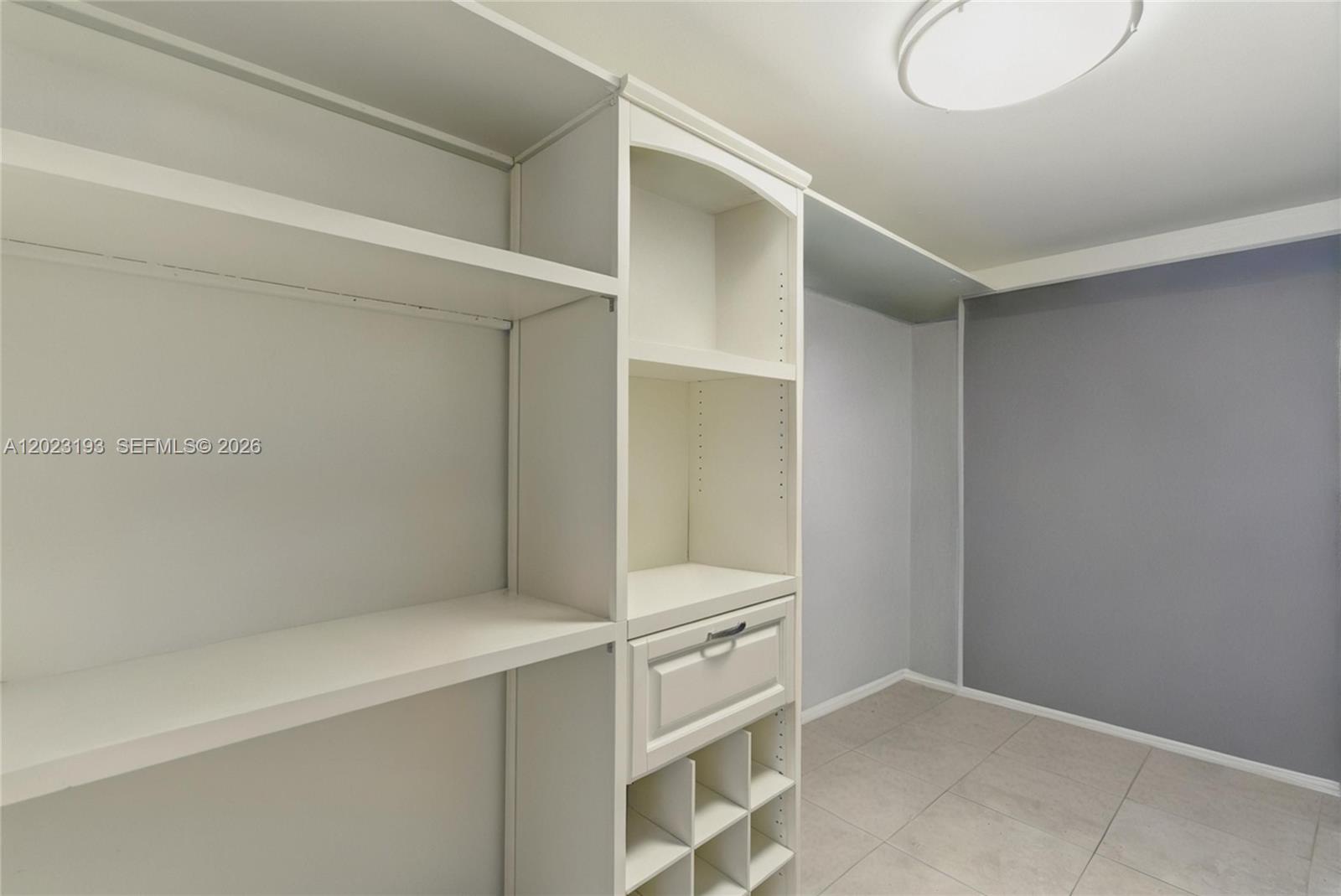 OLYMPUS CONDO PHASE - Residential