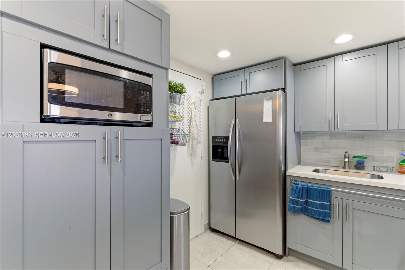 OLYMPUS CONDO PHASE - Residential
