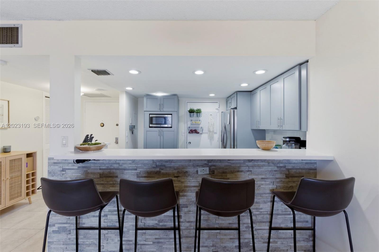 OLYMPUS CONDO PHASE - Residential