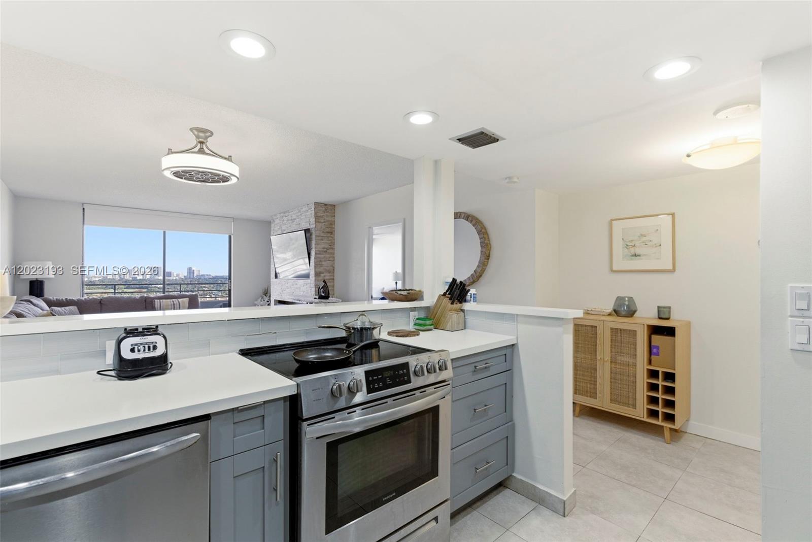 OLYMPUS CONDO PHASE - Residential