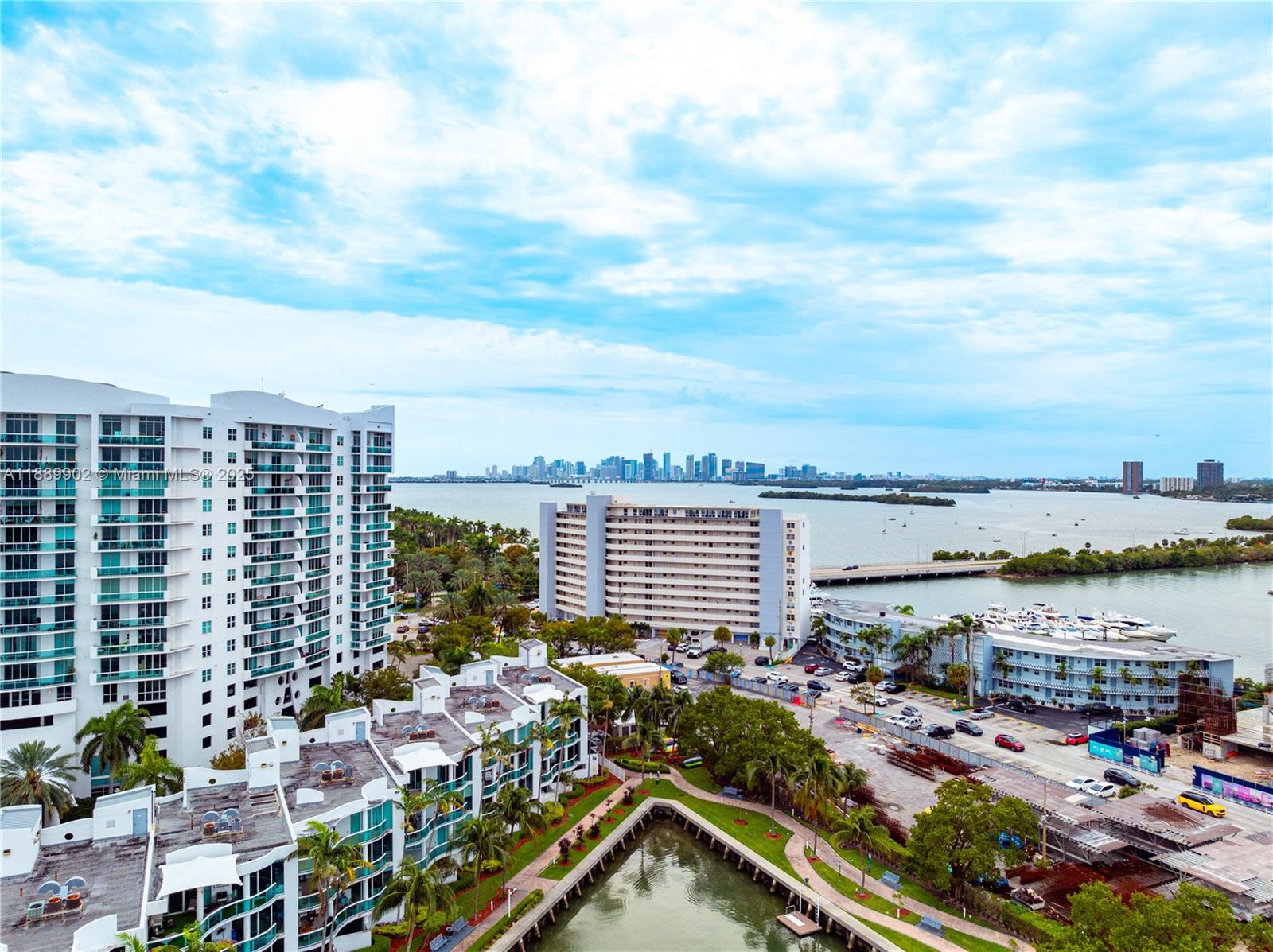 BAYSHORE YACHT & TENNIS C - Residential