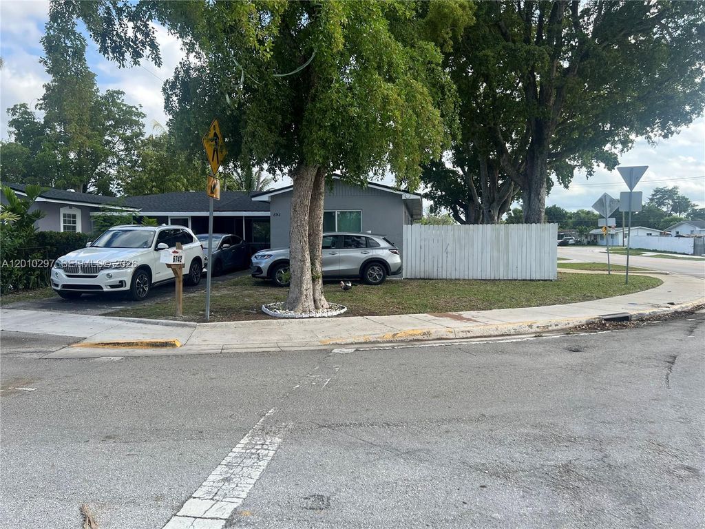 Photo of 6742 SW 18th Ct, North Lauderdale, FL 33068 (MLS # A12010297)