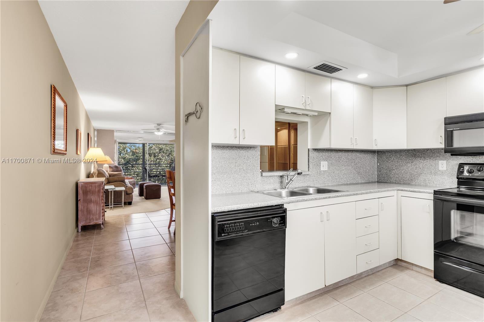 LUCAYA VILLAGE 2-E CONDO - Residential