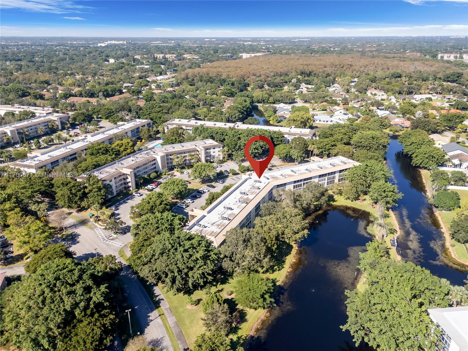 LUCAYA VILLAGE 2-E CONDO - Residential