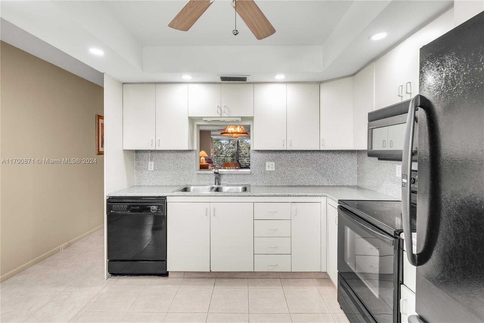 LUCAYA VILLAGE 2-E CONDO - Residential