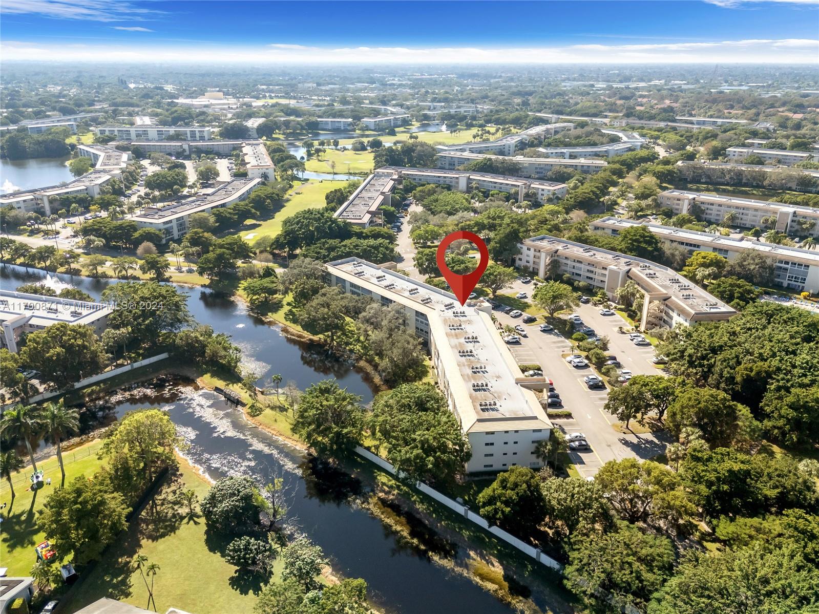 LUCAYA VILLAGE 2-E CONDO - Residential