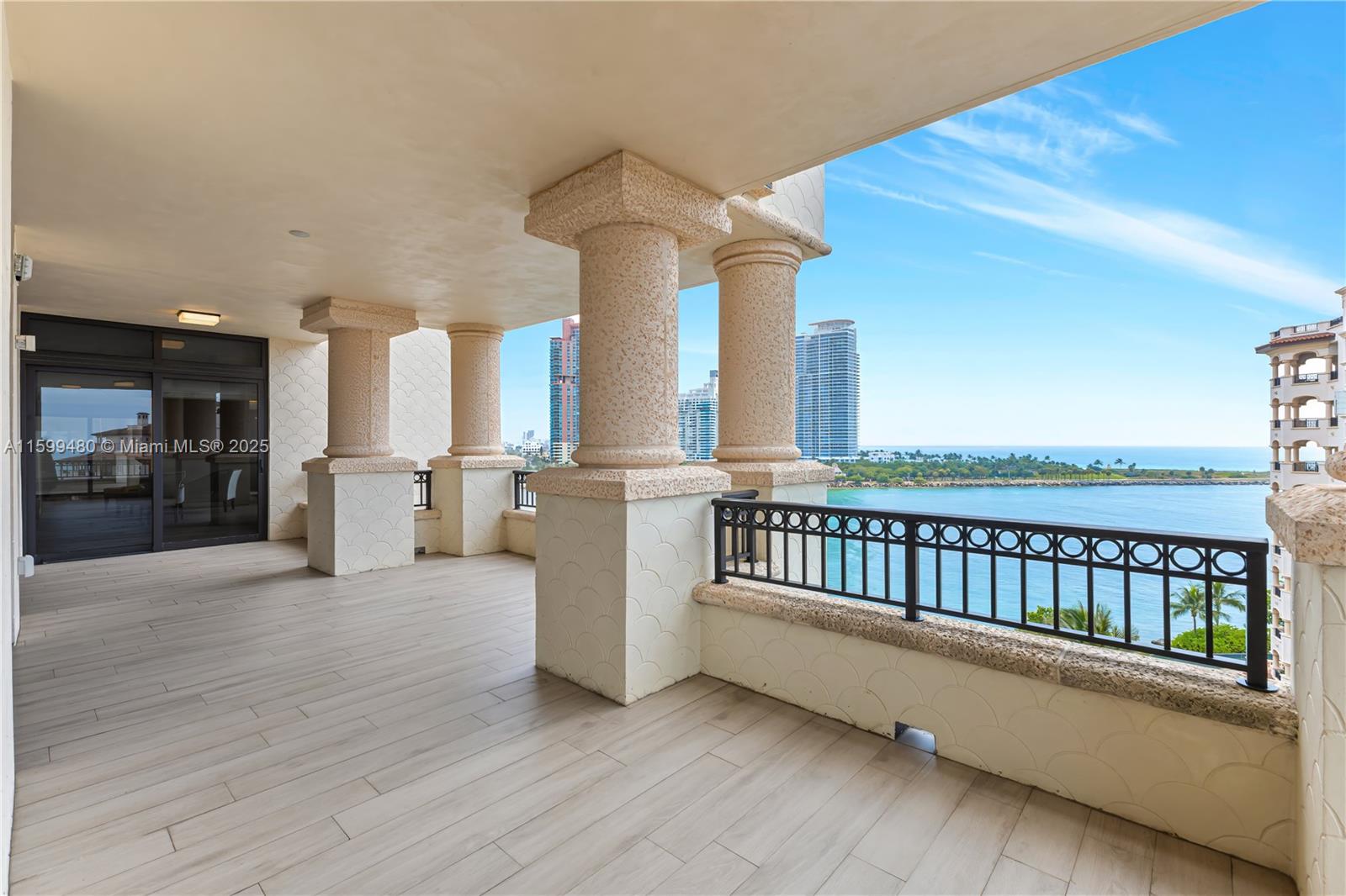 7085 Fisher Island Dr 7085