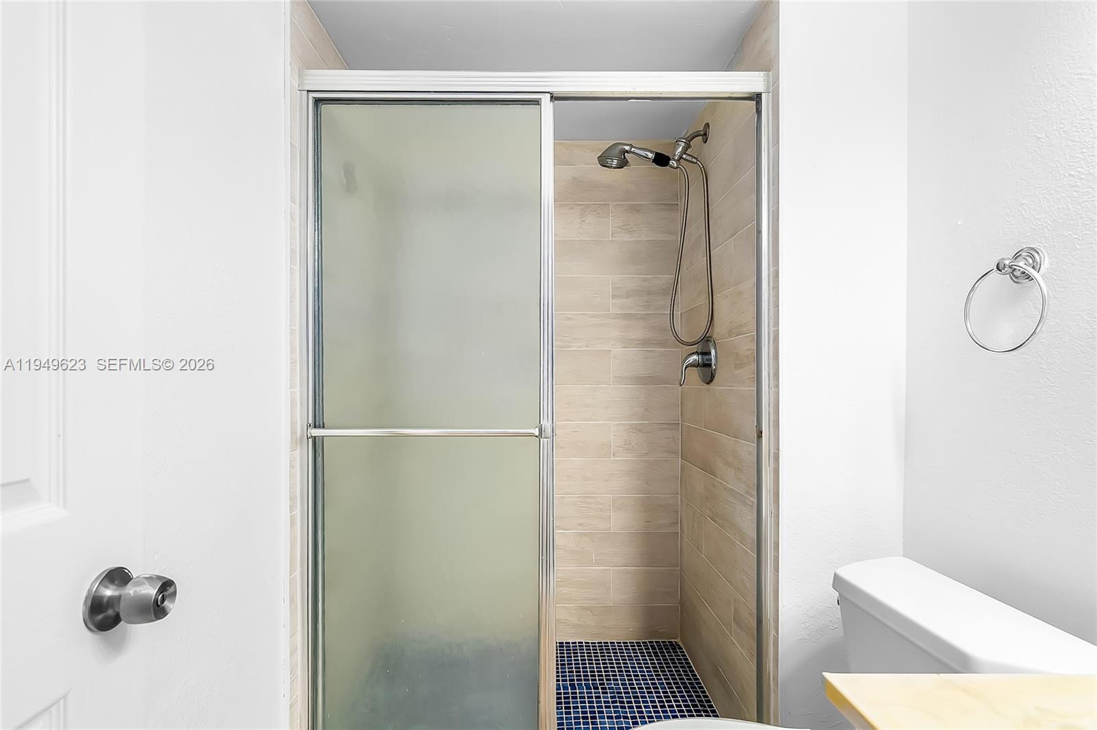 ARROWHEAD CONDO NO V - Residential