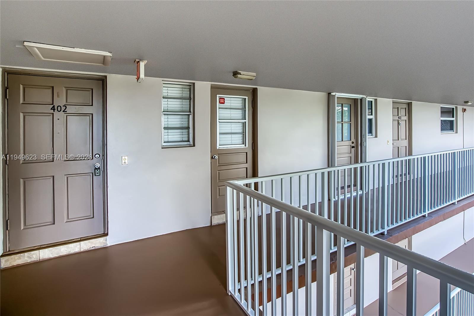 ARROWHEAD CONDO NO V - Residential