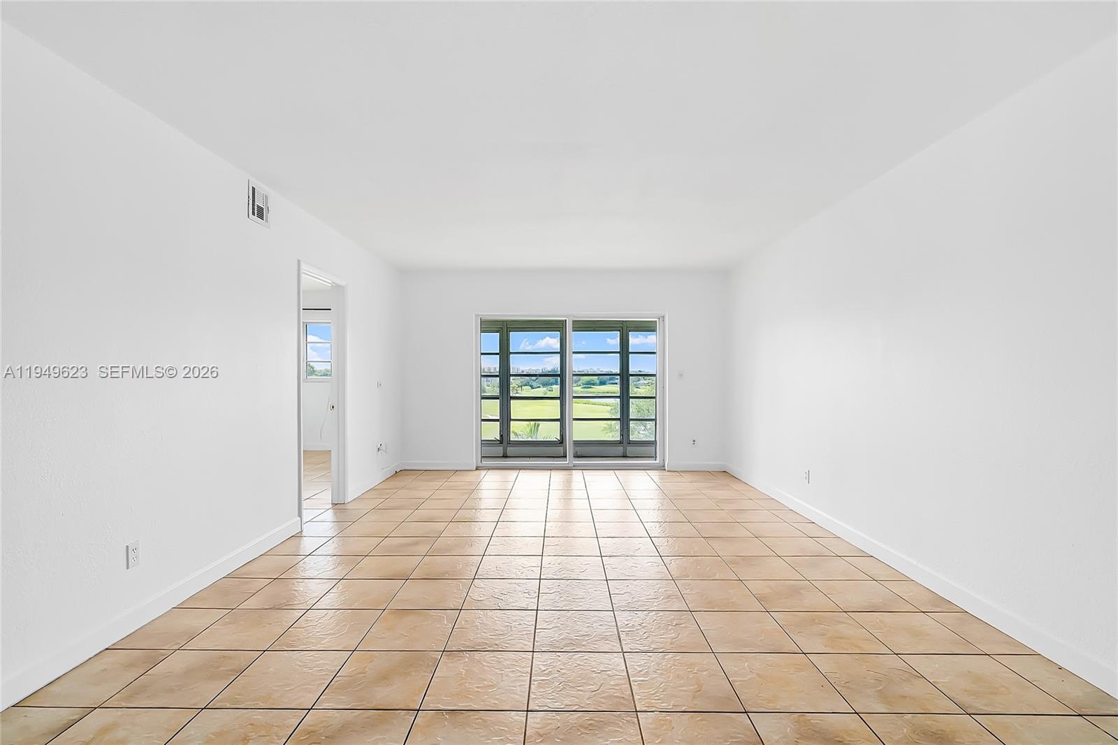 ARROWHEAD CONDO NO V - Residential