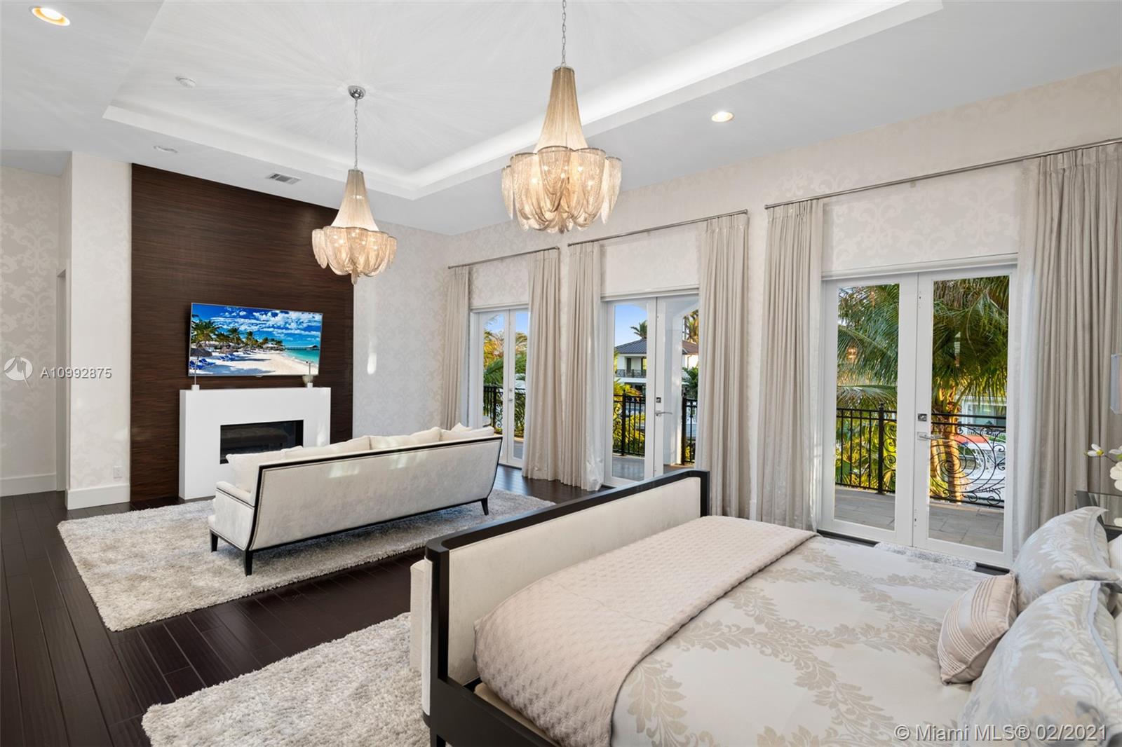 BEACON LIGHT SHOPPING CTR - Residential