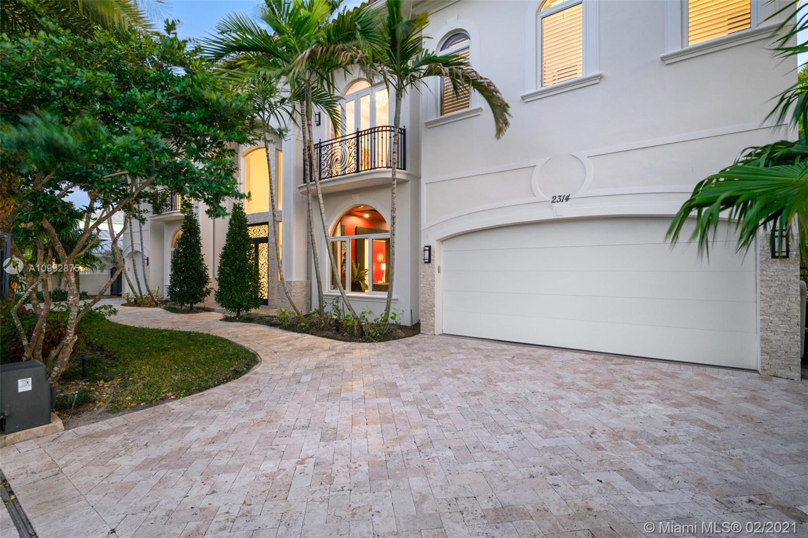 BEACON LIGHT SHOPPING CTR - Residential