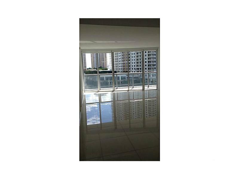 ICONBRICKELL CONDO NO 1 - Residential Lease