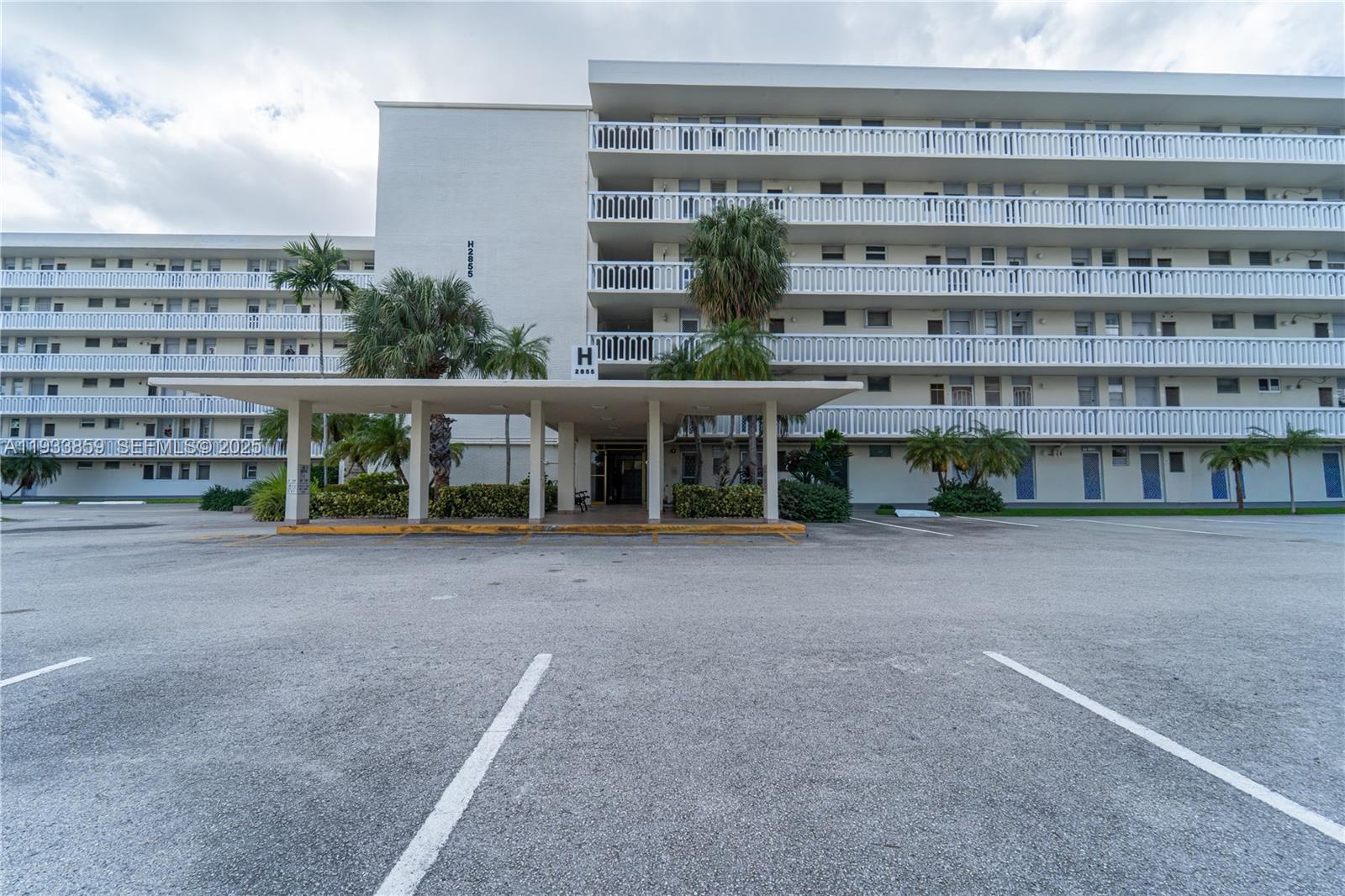 2855 Leonard Dr H607