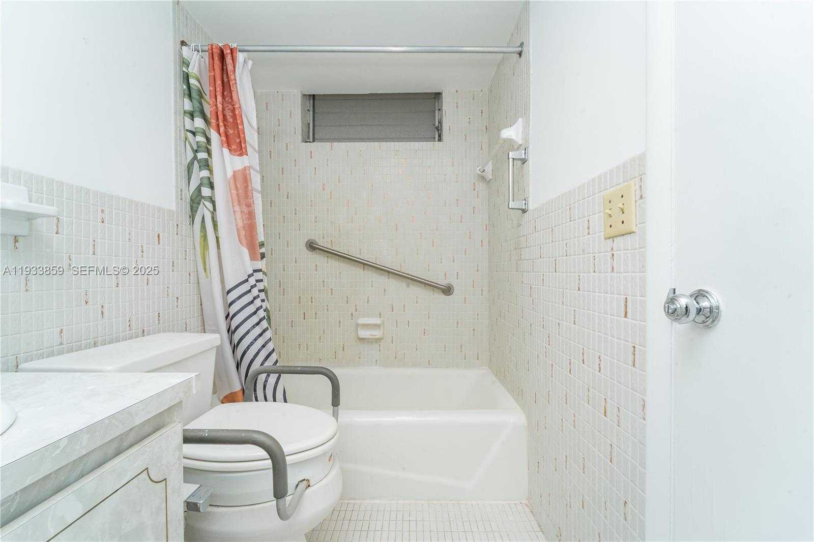 POINT EAST SEC II CONDO - Residential