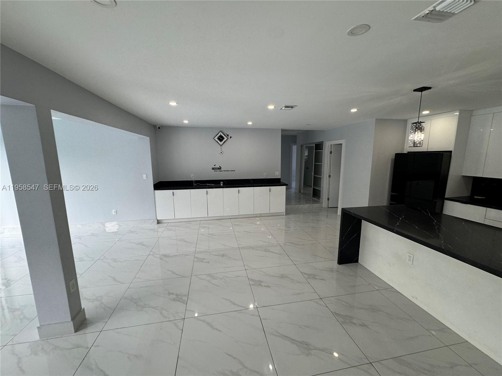 HIGHLAND MANOR SEC 6 - Residential Lease