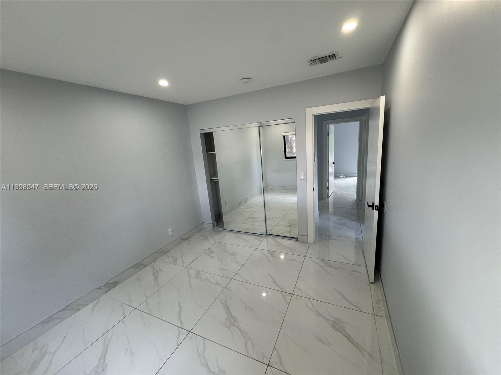 HIGHLAND MANOR SEC 6 - Residential Lease