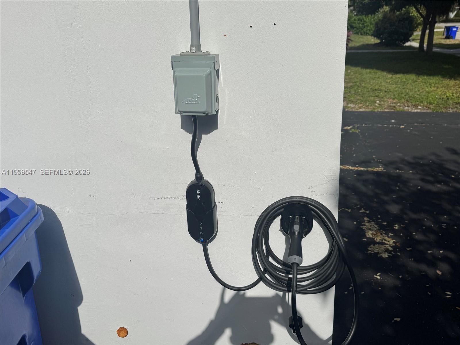 HIGHLAND MANOR SEC 6 - Residential Lease