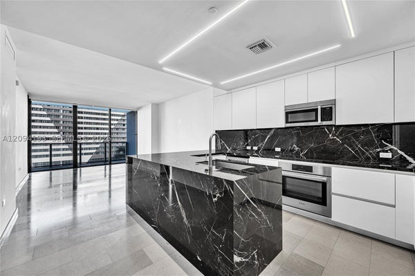 88 SW 7TH ST STE 806, MIAMI, FL 33130 - Image 65f4cd72dcf81a10c3fa4c8cbb1e0fe7/1809101377