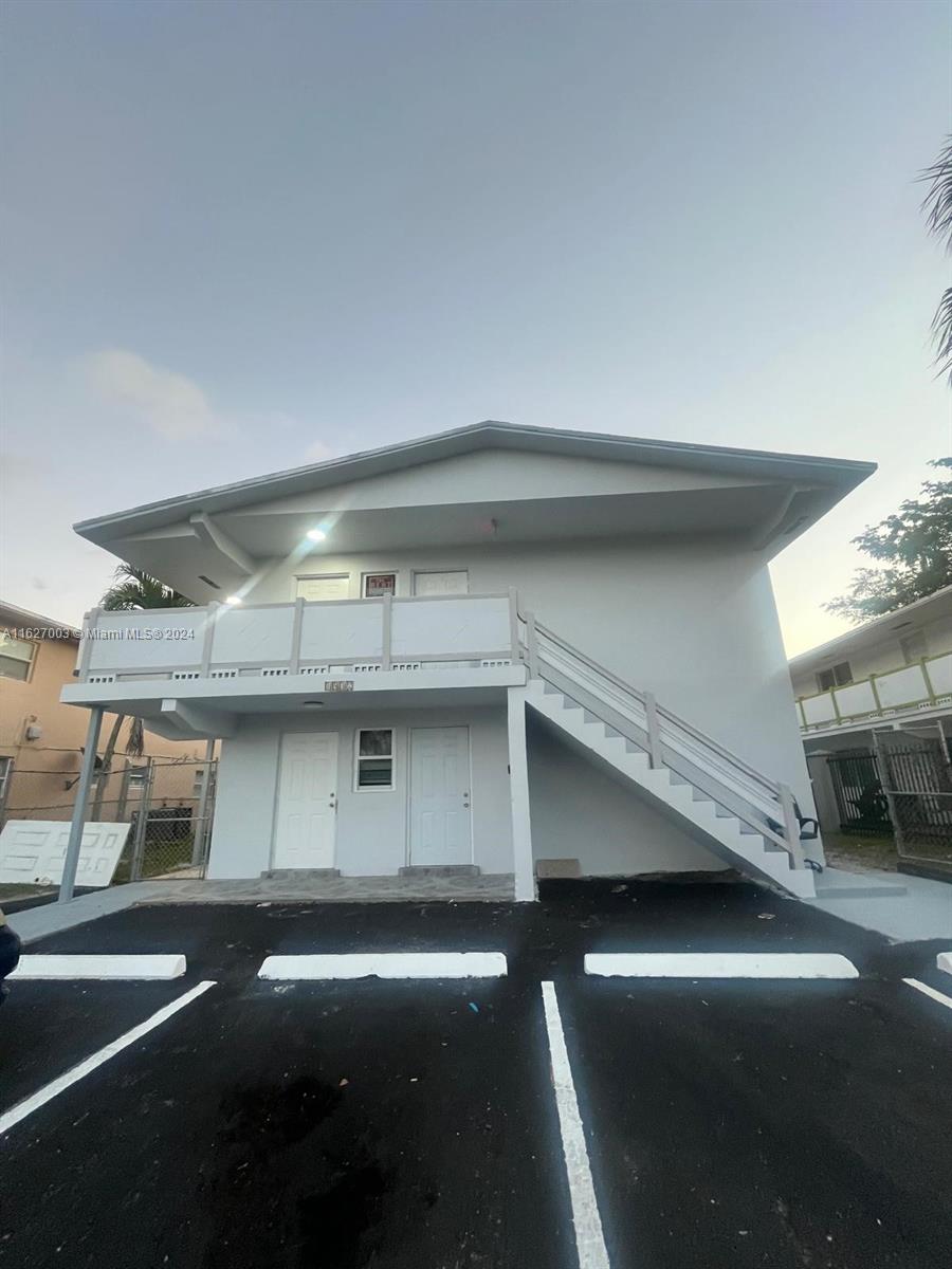 Spacious 3-bedroom, 2-bathroom apartment available for rent with fast approval process. Features in-unit laundry and dedicated parking. Ideal for families or roommates looking for convenience and comfort. Don't miss out on this opportunity!