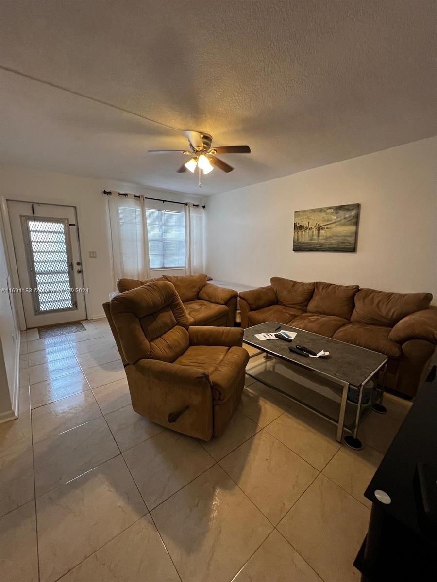PALM ROYAL APTS INC CONDO - Residential Lease