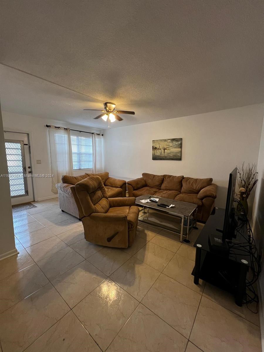 PALM ROYAL APTS INC CONDO - Residential Lease