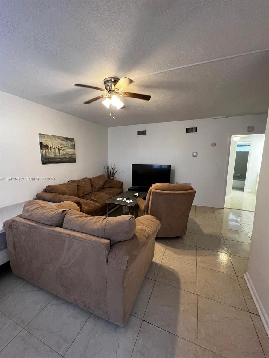 PALM ROYAL APTS INC CONDO - Residential Lease