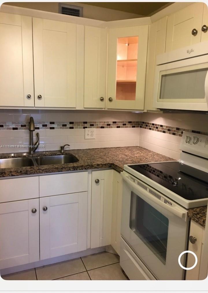 Rental Property at 301 Sw 135th Ave 114C, Pembroke Pines, Miami-Dade County, Florida - Bedrooms: 2 
Bathrooms: 2  - $1,850 MO.